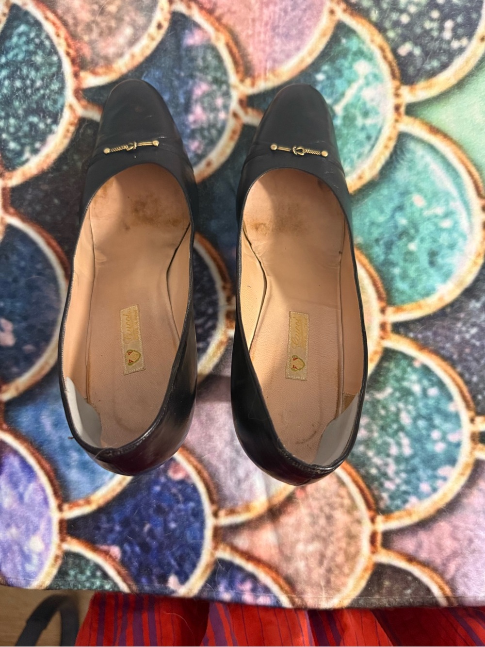 Gucci Vintage Classic Black Leather Women’s Pumps with Gold Accent Made in Italy - Picture 8 of 10